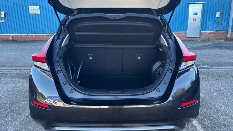 Nissan LEAF 110kW Acenta 39kWh 5dr Auto Electric Hatchback